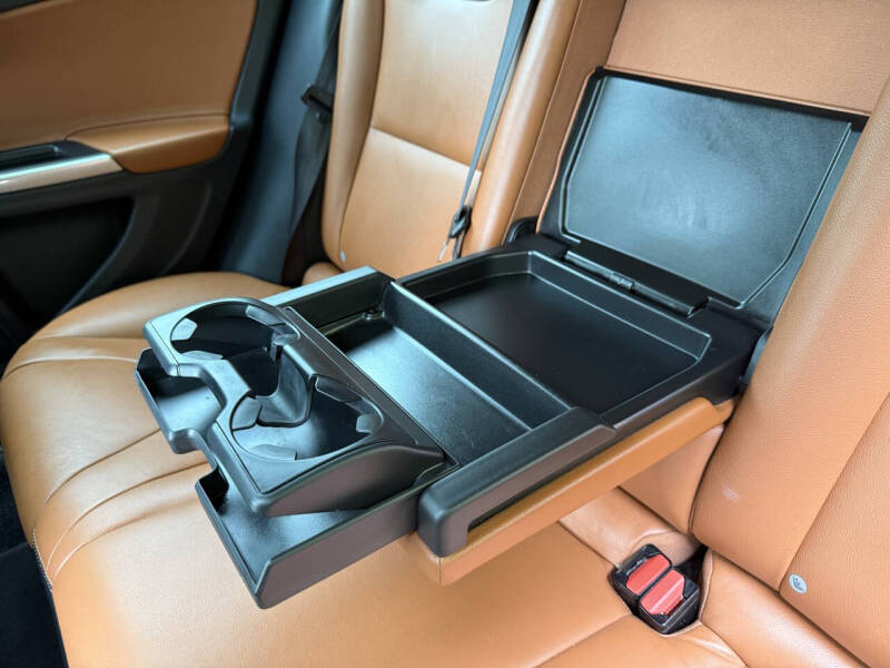 2015 Volvo V60 Cross Country T5