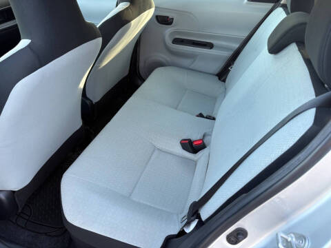 2013 Toyota Prius c Four