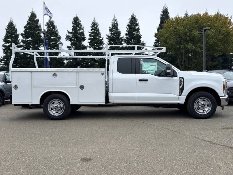2025 Ford F-350 Super Duty XL