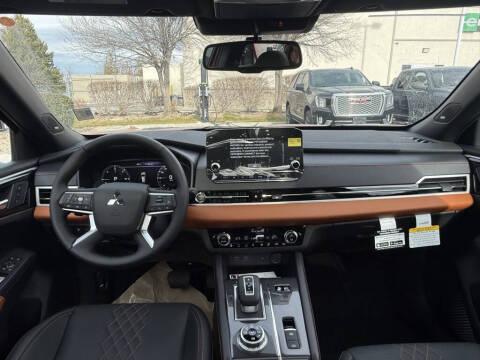 2025 Mitsubishi Outlander PHEV