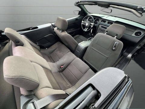 2014 Ford Mustang V6