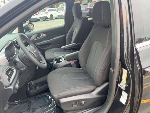 2024 Chrysler Pacifica Touring