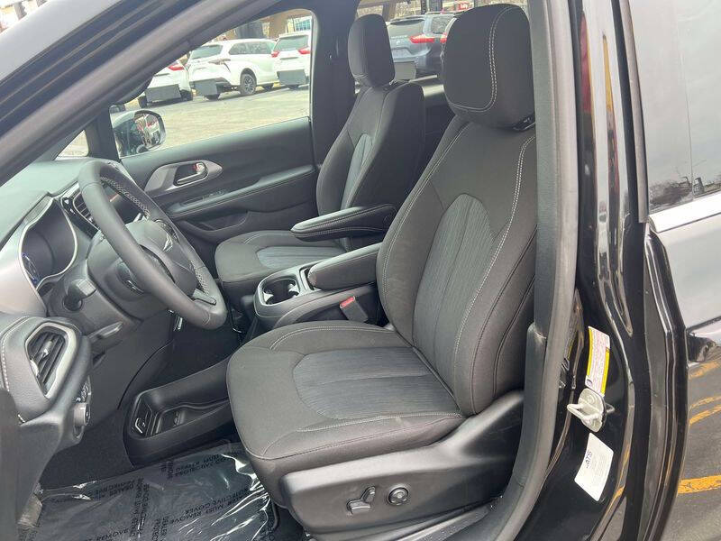 2024 Chrysler Pacifica Touring