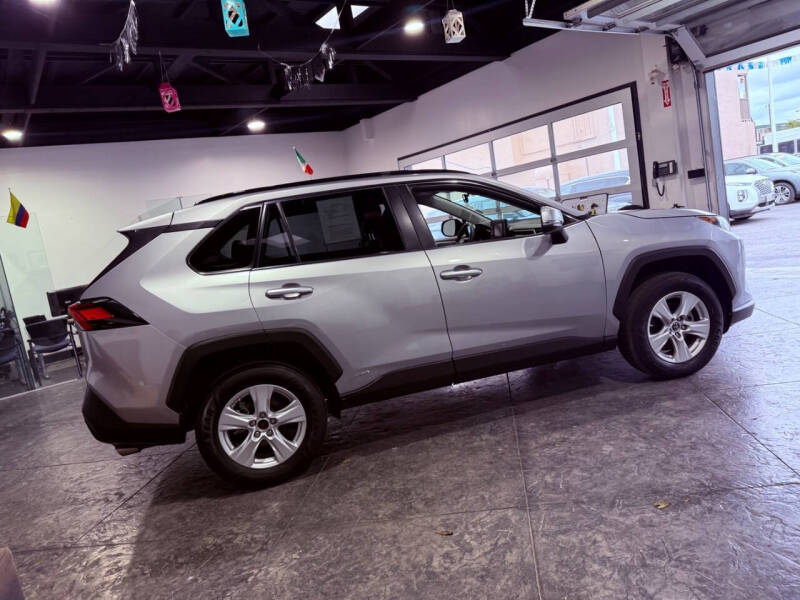 2019 Toyota RAV4 Hybrid LE