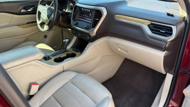 2017 GMC Acadia Denali