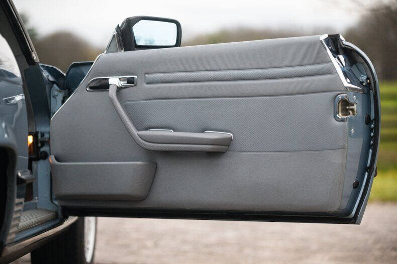 1986 Mercedes-Benz 560-Class 560 SL