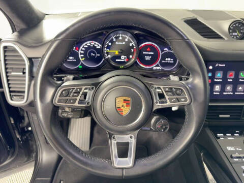 2023 Porsche Cayenne Turbo S E-Hybrid Coupe