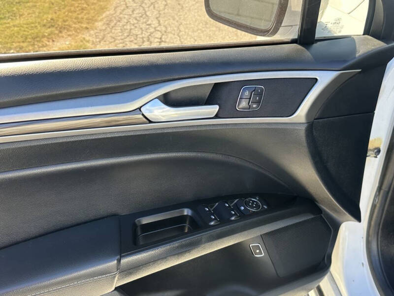 2017 Ford Fusion Hybrid SE