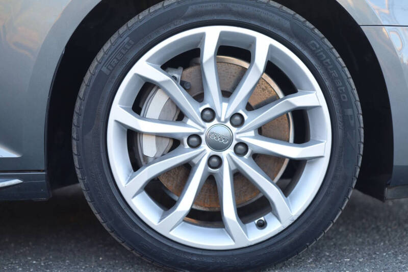 2019 Audi A4 quattro Premium Plus 45 TFSI