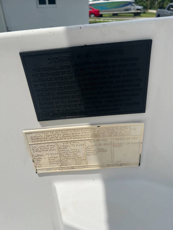 1990 Regal Commodore 265 Cabin Cruiser