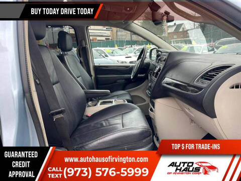 2013 Chrysler Town and Country Touring-L