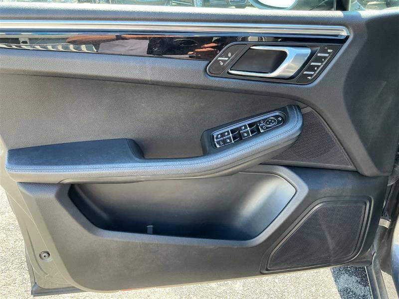 2015 Porsche Macan S