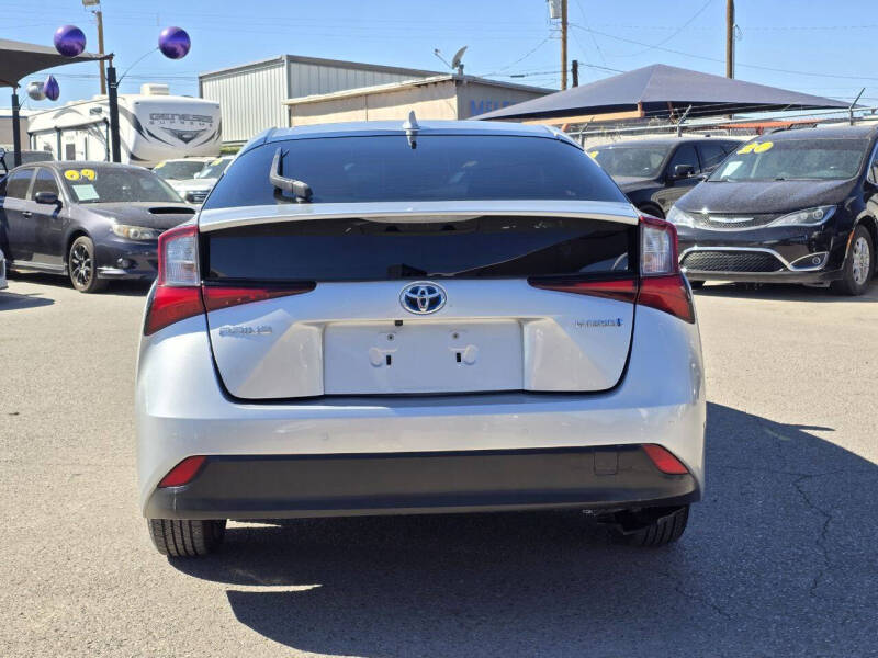 2021 Toyota Prius LE