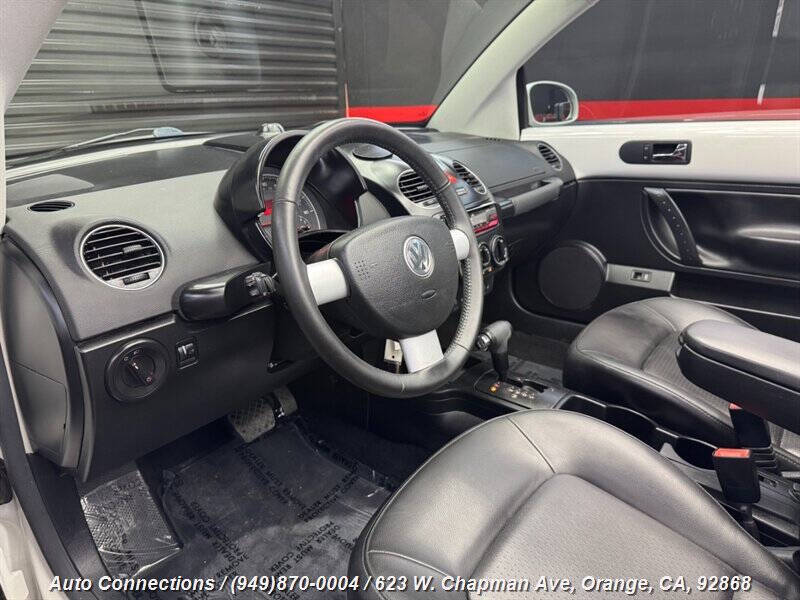 2010 Volkswagen New Beetle Convertible