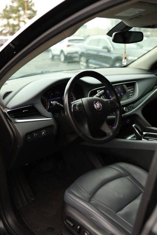 2020 Buick Enclave Essence