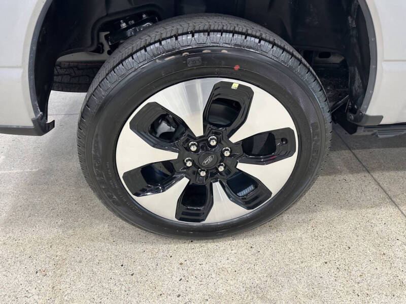 2023 Ford F-150 Lightning XLT