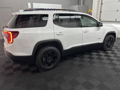 2023 GMC Acadia AT4