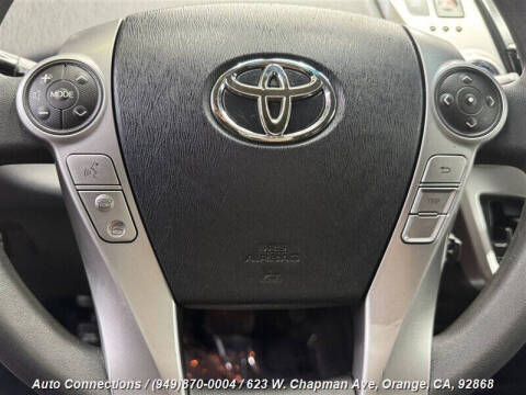 2016 Toyota Prius v Three