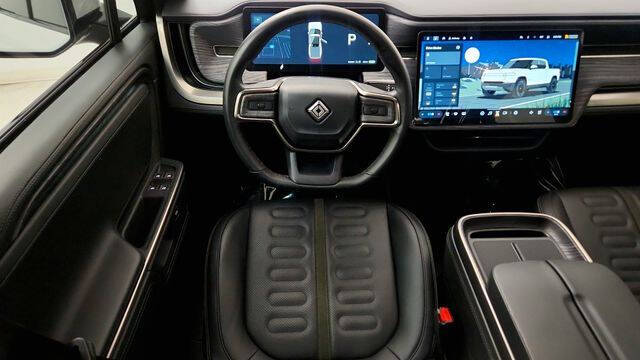 2025 Rivian R1T