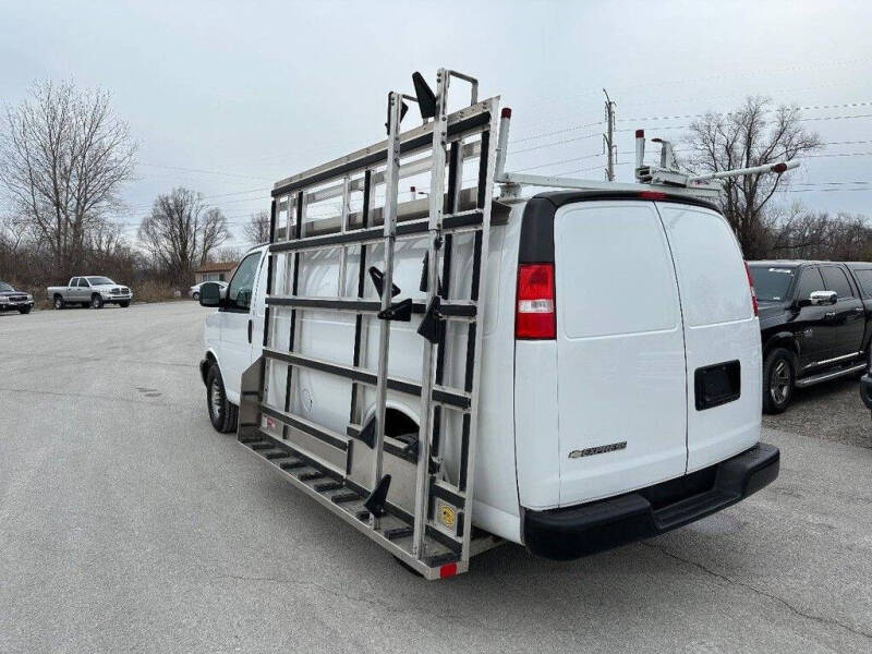 2022 Chevrolet Express 2500