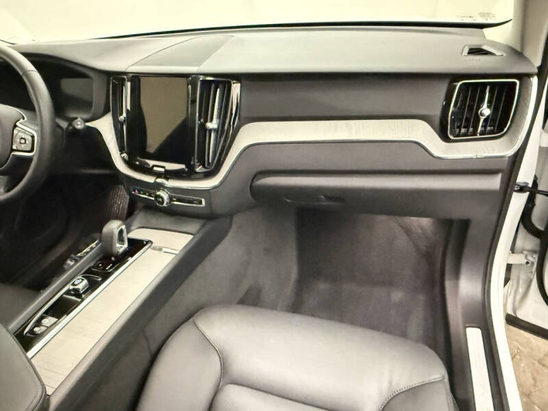 2025 Volvo XC60 B5 Plus Dark Theme