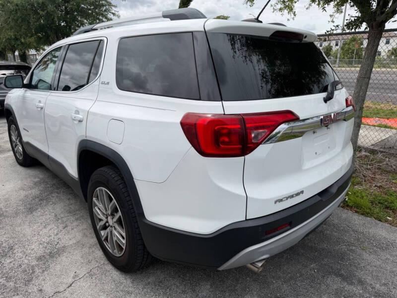 2017 GMC Acadia SLE-2