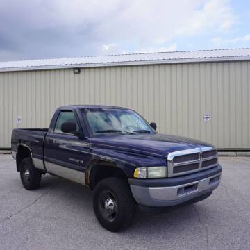2001 Dodge Ram Pickup 1500 for sale at EAST 30 MOTOR COMPANY in New Haven IN