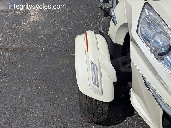 2014 Can-Am Spyder RT-S SE6