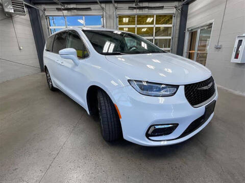 2022 Chrysler Pacifica Hybrid Touring L