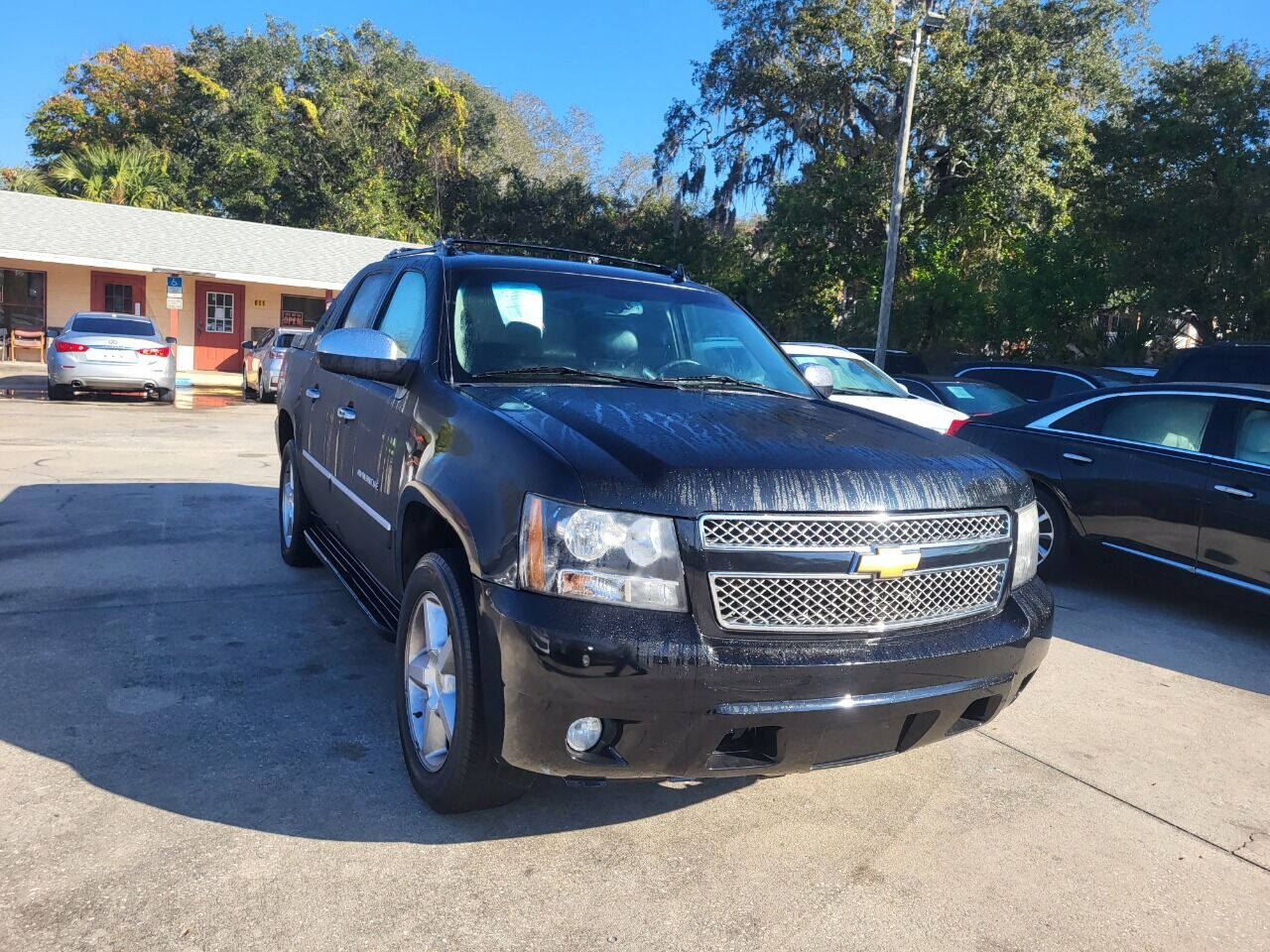 2012 Chevrolet Avalanche for sale at FAMILY AUTO BROKERS in Longwood, FL