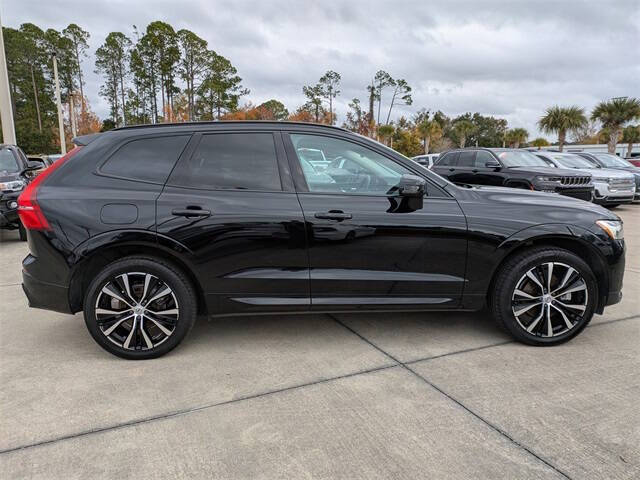 2024 Volvo XC60 B5 Plus Dark Theme