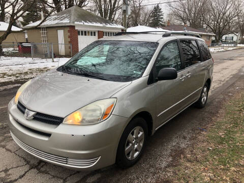 2005 Toyota Sienna for sale at JE Auto Sales LLC in Indianapolis IN