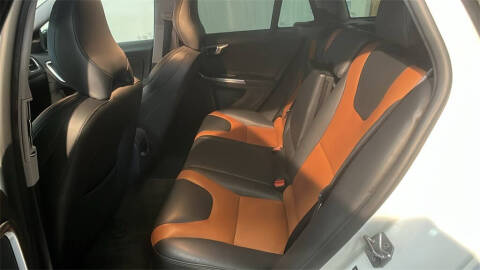 2018 Volvo V60 Cross Country T5 Premier