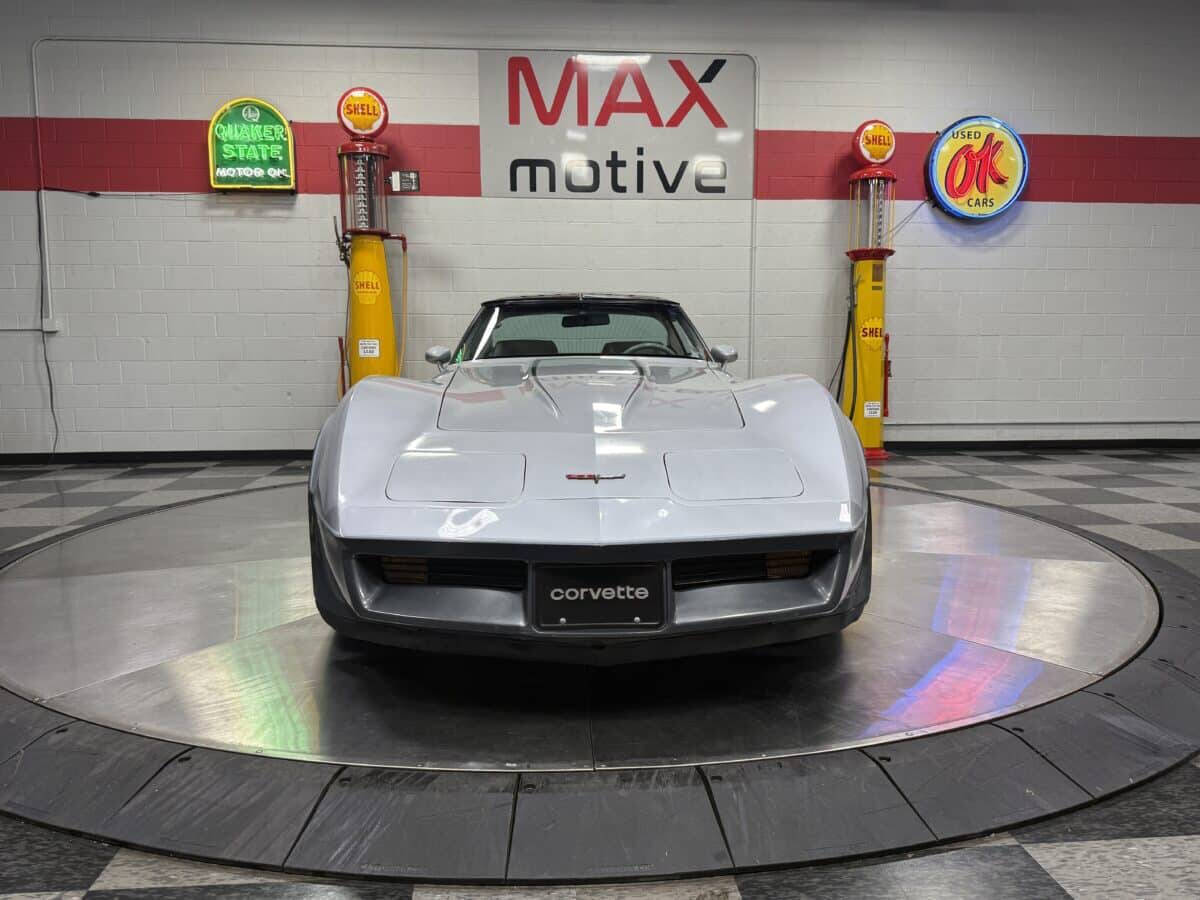 1981 Chevrolet Corvette 11