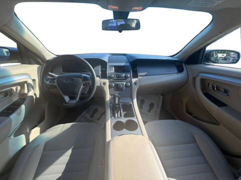 2018 Ford Taurus SE