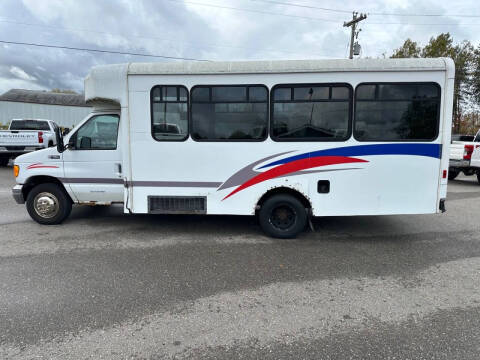 2005 Ford E-Series E-450 SD