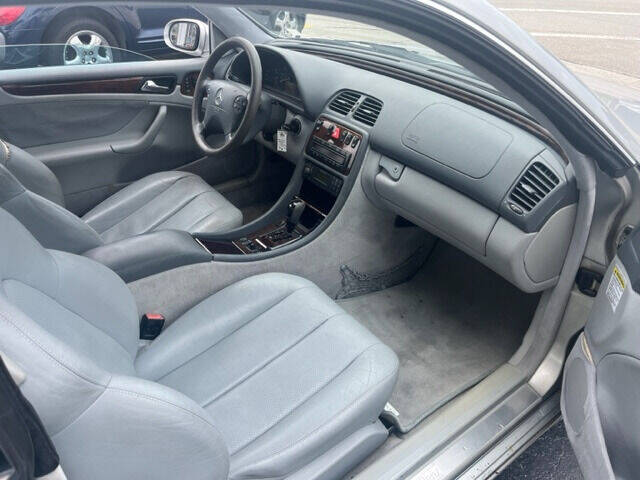 2001 MERCEDES-BENZ CLK-Class Coupe - $4,295
