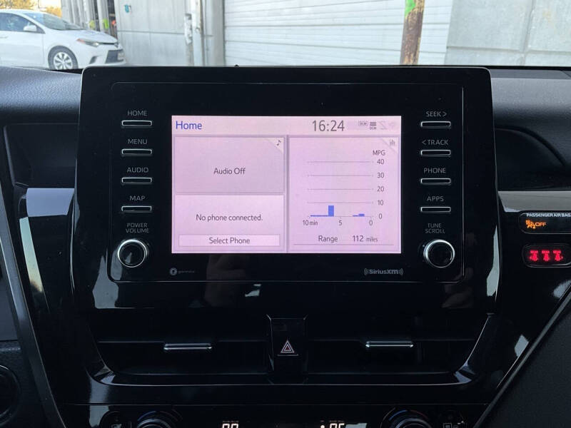 2022 Toyota Camry SE