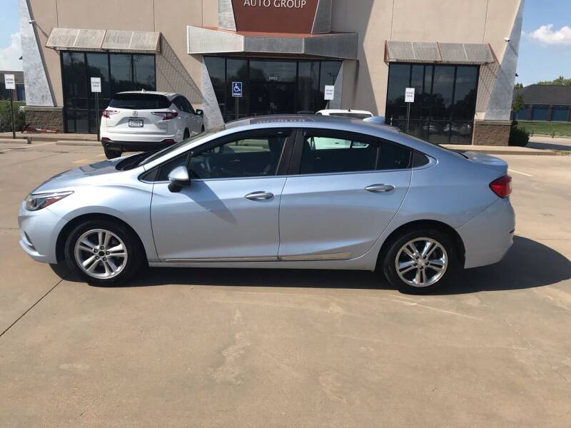 2018 Chevrolet Cruze for sale at Integrity Auto Group in Wichita KS
