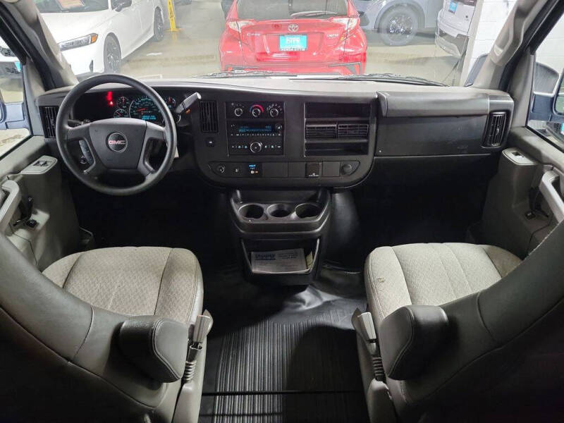 2017 GMC Savana 2500