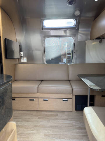 2016 Airstream 25FB