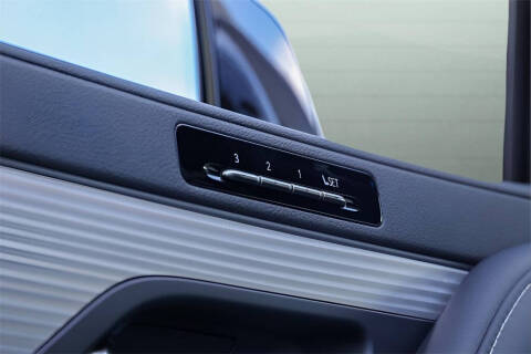 2025 Lexus LX 700h F SPORT Handling