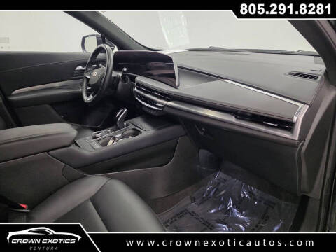 2025 Cadillac XT4 Premium Luxury