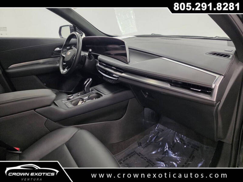 2025 Cadillac XT4 Premium Luxury