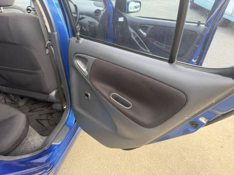 2000 Toyota Vitz