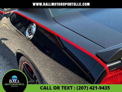 2011 Dodge Challenger SRT8 392