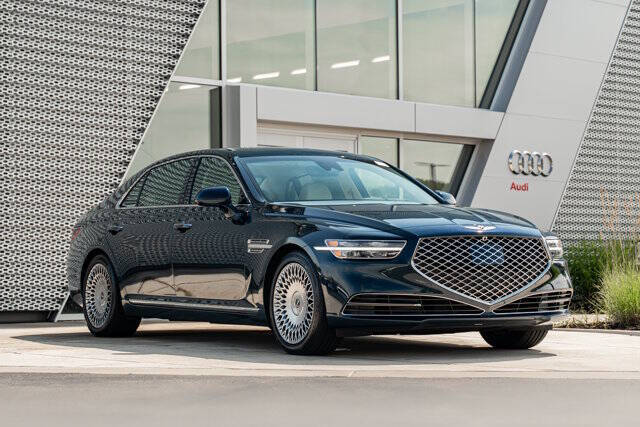 2022 Genesis G90