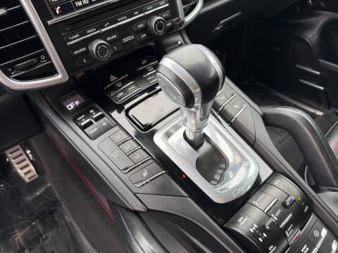 2016 Porsche Cayenne GTS