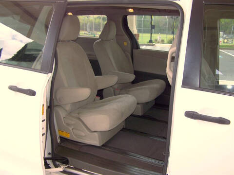 2013 Toyota Sienna L 7-Passenger