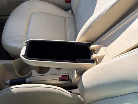 2010 Volkswagen New Beetle